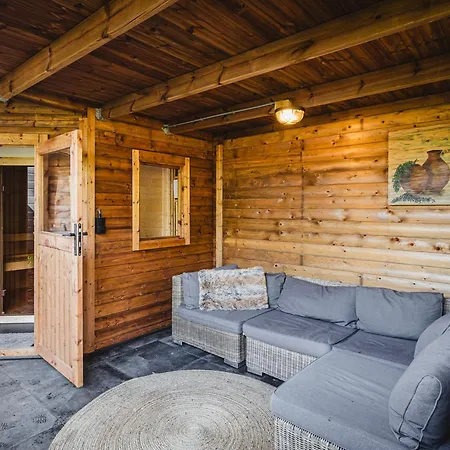 Tiny - Rustig - - In De - Sauna Putten