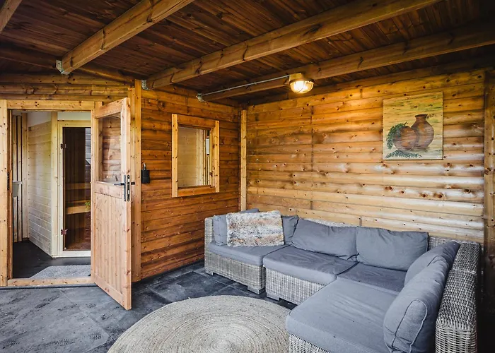 Tiny - Rustig - - In De - Sauna Putten