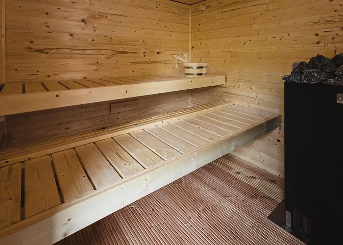 Tiny - Rustig - - In De - Sauna *